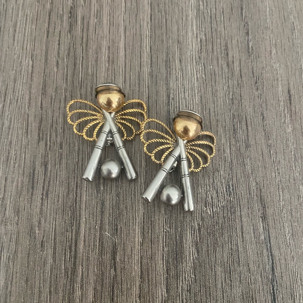 Baseball/softball pins